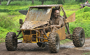 Mud Buggies : Rarotonga  : Business News Photos : Richard Moore : Photographer